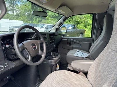 2025 GMC Savana Cutaway 3500 1WT