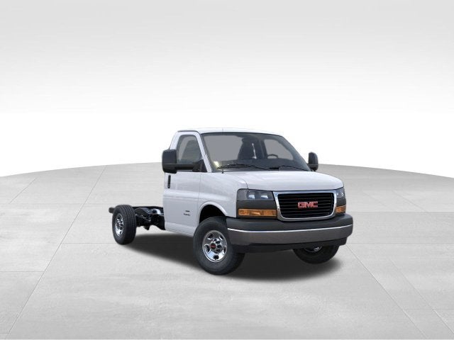 2026 GMC Savana Cutaway 3500 1WT