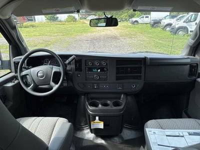 2025 GMC Savana Cutaway 3500 1WT