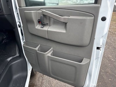 2025 GMC Savana Cutaway 3500 1WT
