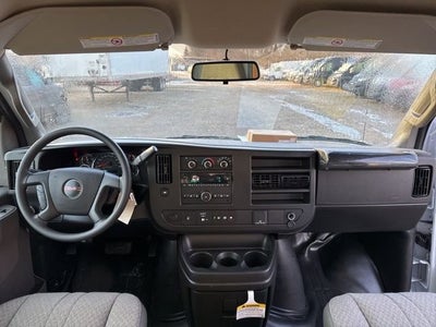 2025 GMC Savana Cutaway 3500 1WT