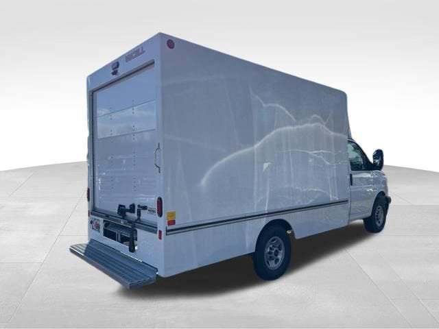 2025 GMC Savana Cutaway 3500 1WT