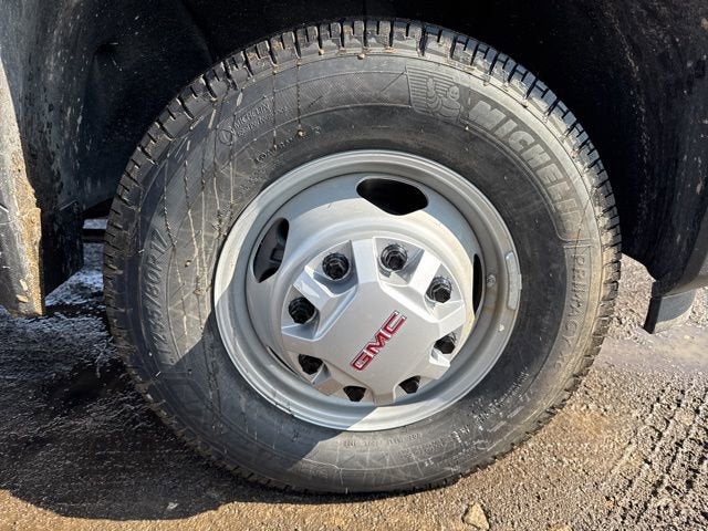 2025 GMC Sierra 3500 HD Chassis Cab Pro