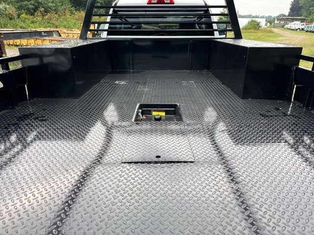 2025 GMC Sierra 3500 HD Chassis Cab Pro