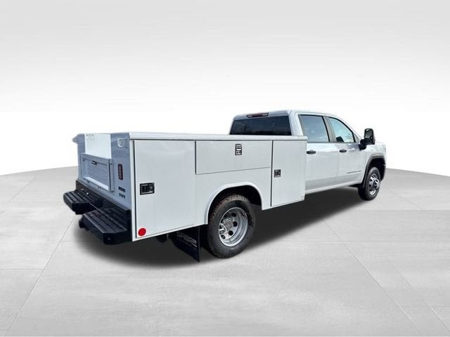 2025 GMC Sierra 3500 HD Chassis Cab Pro