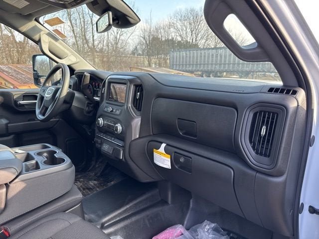 2025 GMC Sierra 3500 HD Chassis Cab Pro