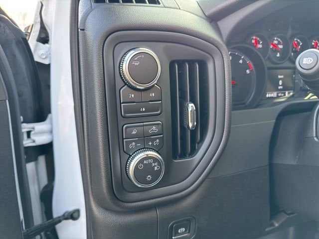 2025 GMC Sierra 3500 HD Chassis Cab Pro