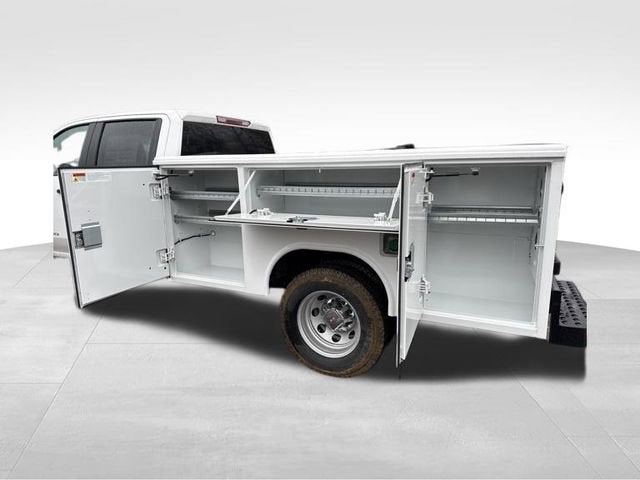 2025 GMC Sierra 3500 HD Chassis Cab Pro
