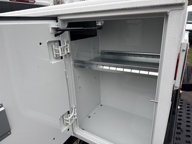 2025 GMC Sierra 3500 HD Chassis Cab Pro