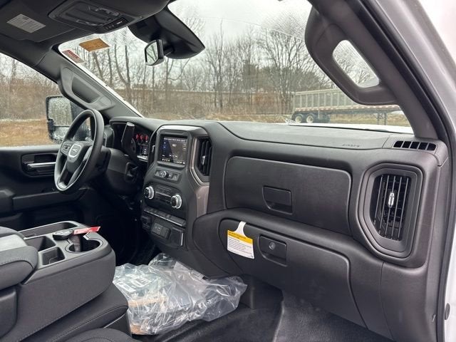 2025 GMC Sierra 3500 HD Chassis Cab Pro