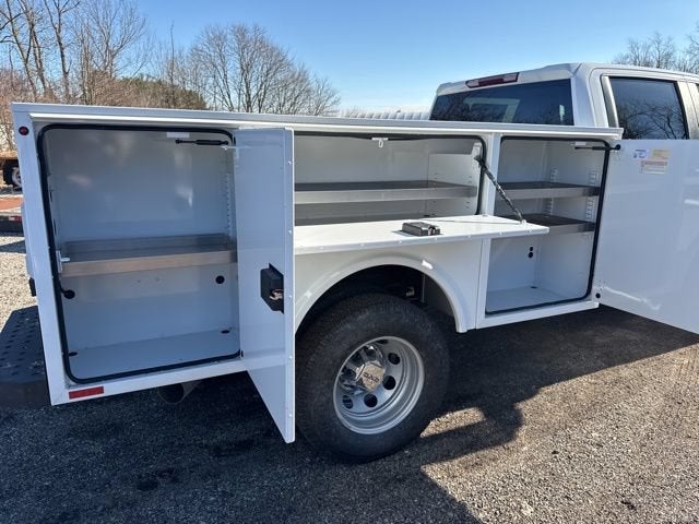 2025 GMC Sierra 3500 HD Chassis Cab Pro