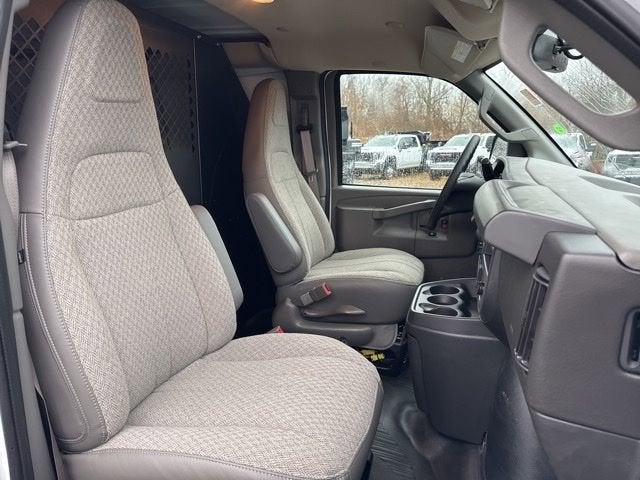 2025 GMC Savana Cargo Work Van