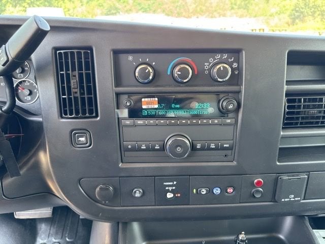 2025 GMC Savana Cutaway 3500 1WT