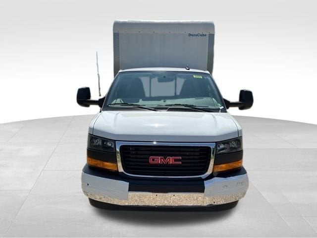 2025 GMC Savana Cutaway 3500 1WT