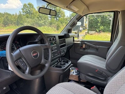 2025 GMC Savana Cutaway 3500 1WT