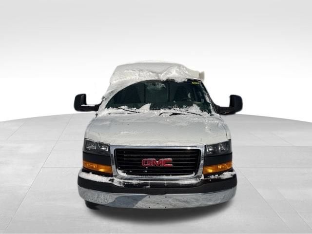2026 GMC Savana Cutaway 3500 1WT
