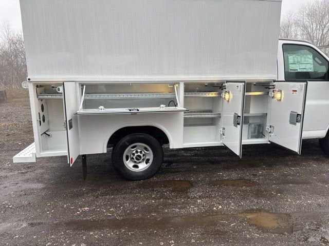 2026 GMC Savana Cutaway 3500 1WT