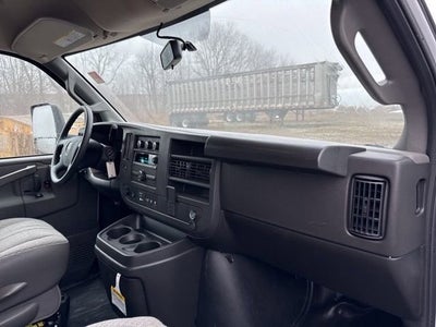 2026 GMC Savana Cutaway 3500 1WT