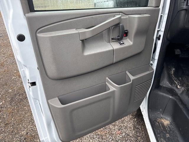 2026 GMC Savana Cutaway 3500 1WT