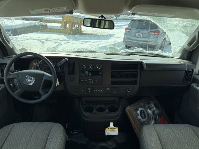 2026 GMC Savana Cutaway 3500 1WT