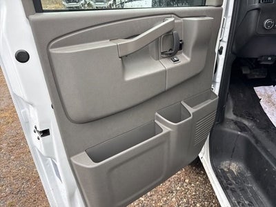 2025 GMC Savana Cutaway 3500 1WT