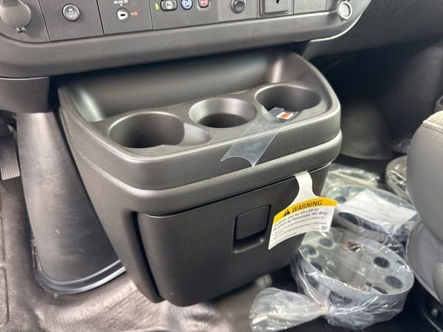 2025 GMC Savana Cutaway 3500 1WT