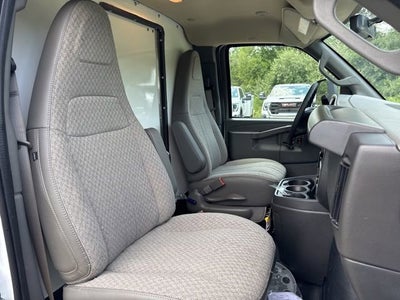 2025 GMC Savana Cutaway 3500 1WT