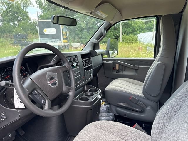 2025 GMC Savana Cutaway 3500 1WT