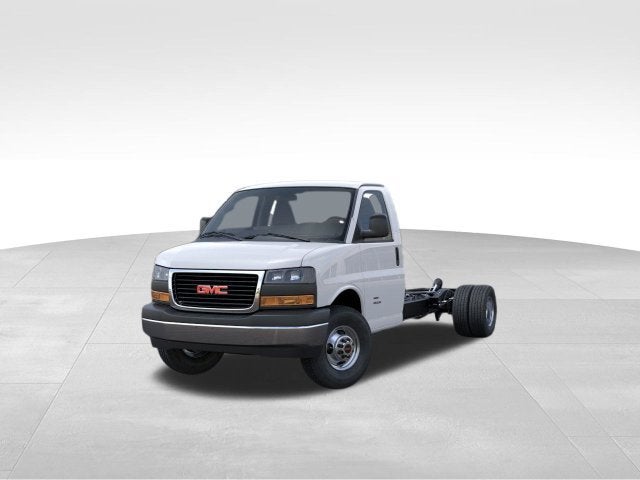 2026 GMC Savana Cutaway 3500 1WT