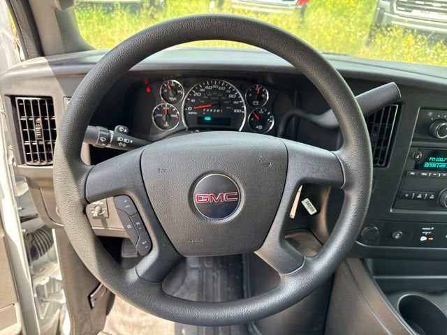 2025 GMC Savana Cutaway 3500 1WT