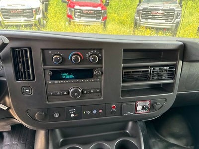 2025 GMC Savana Cutaway 3500 1WT