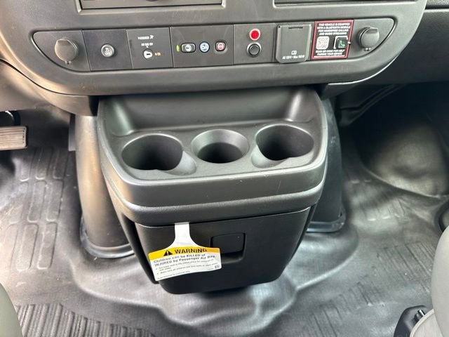 2025 GMC Savana Cutaway 3500 1WT