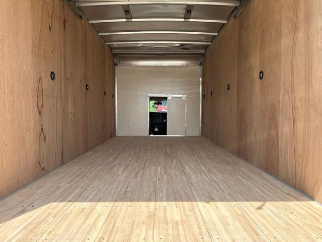 2025 GMC Savana Cutaway 3500 1WT