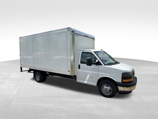2025 GMC Savana Cutaway 3500 1WT
