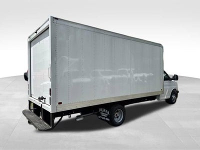 2025 GMC Savana Cutaway 3500 1WT