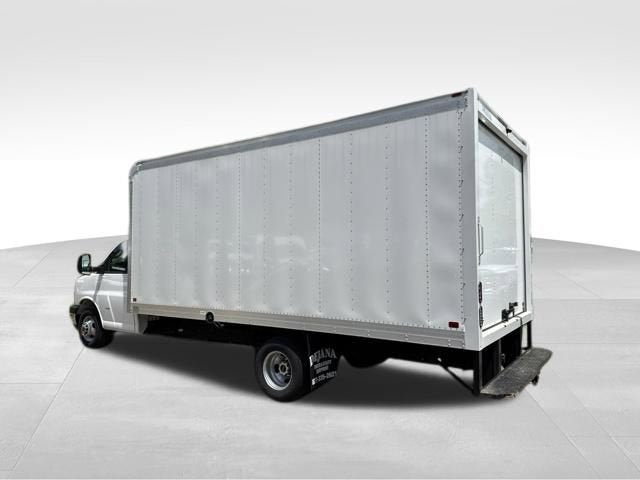 2025 GMC Savana Cutaway 3500 1WT