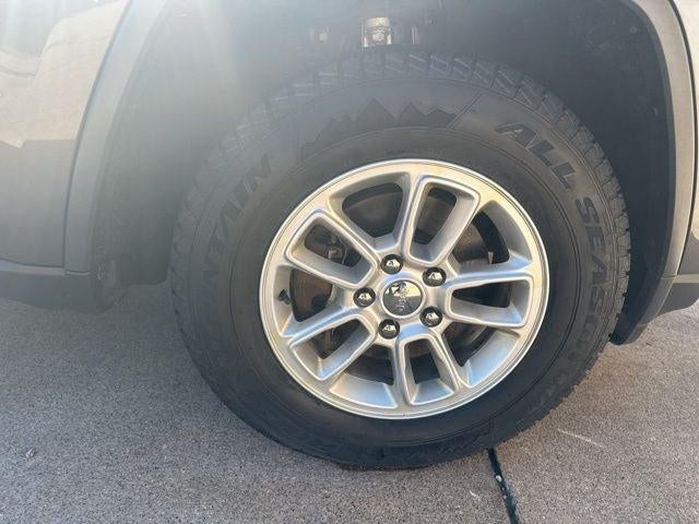 2019 Jeep Grand Cherokee Laredo E