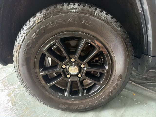 2019 Jeep Grand Cherokee Laredo E