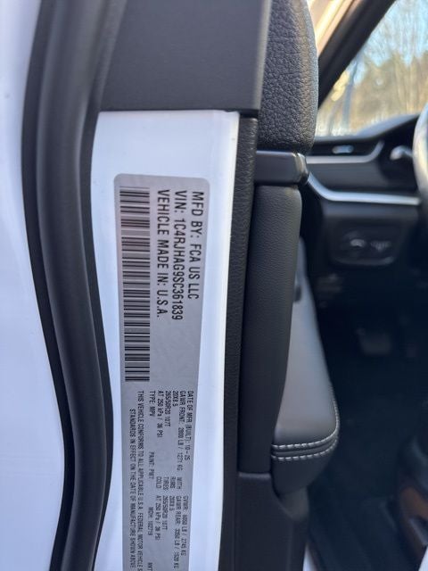 2025 Jeep Grand Cherokee Laredo