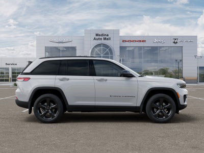 2025 Jeep Grand Cherokee Laredo