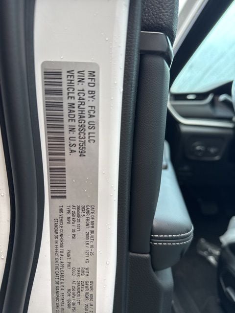 2025 Jeep Grand Cherokee Laredo