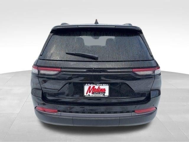 2026 Jeep Grand Cherokee Laredo