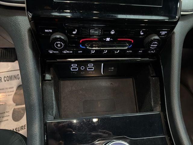 2021 Jeep Grand Cherokee L Laredo