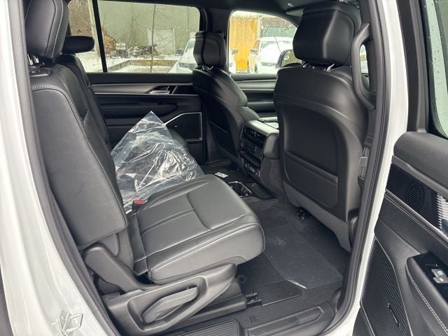 2026 Jeep Grand Wagoneer Altitude