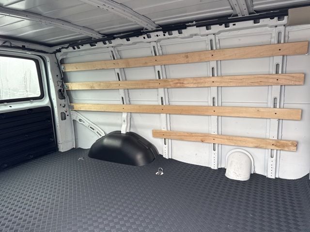 2024 Chevrolet Express 2500 Work Van Cargo
