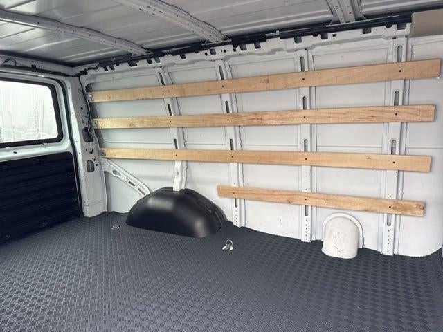 2024 Chevrolet Express 2500 Work Van Cargo