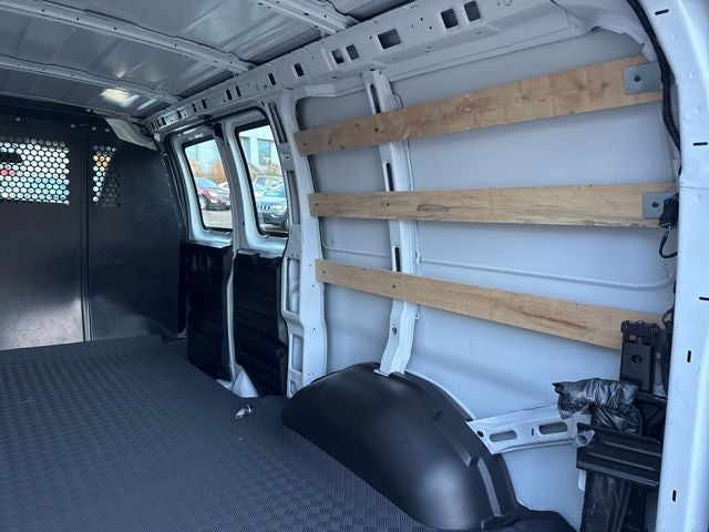 2024 Chevrolet Express 2500 Work Van Cargo