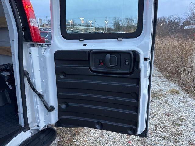 2024 Chevrolet Express 2500 Work Van Cargo
