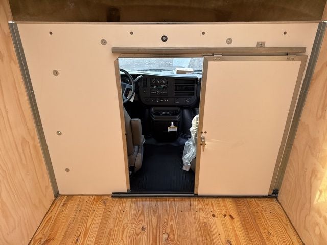 2025 GMC Savana 3500 Work Van