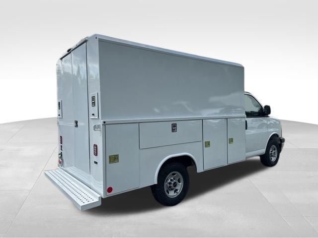 2025 GMC Savana 3500 Work Van